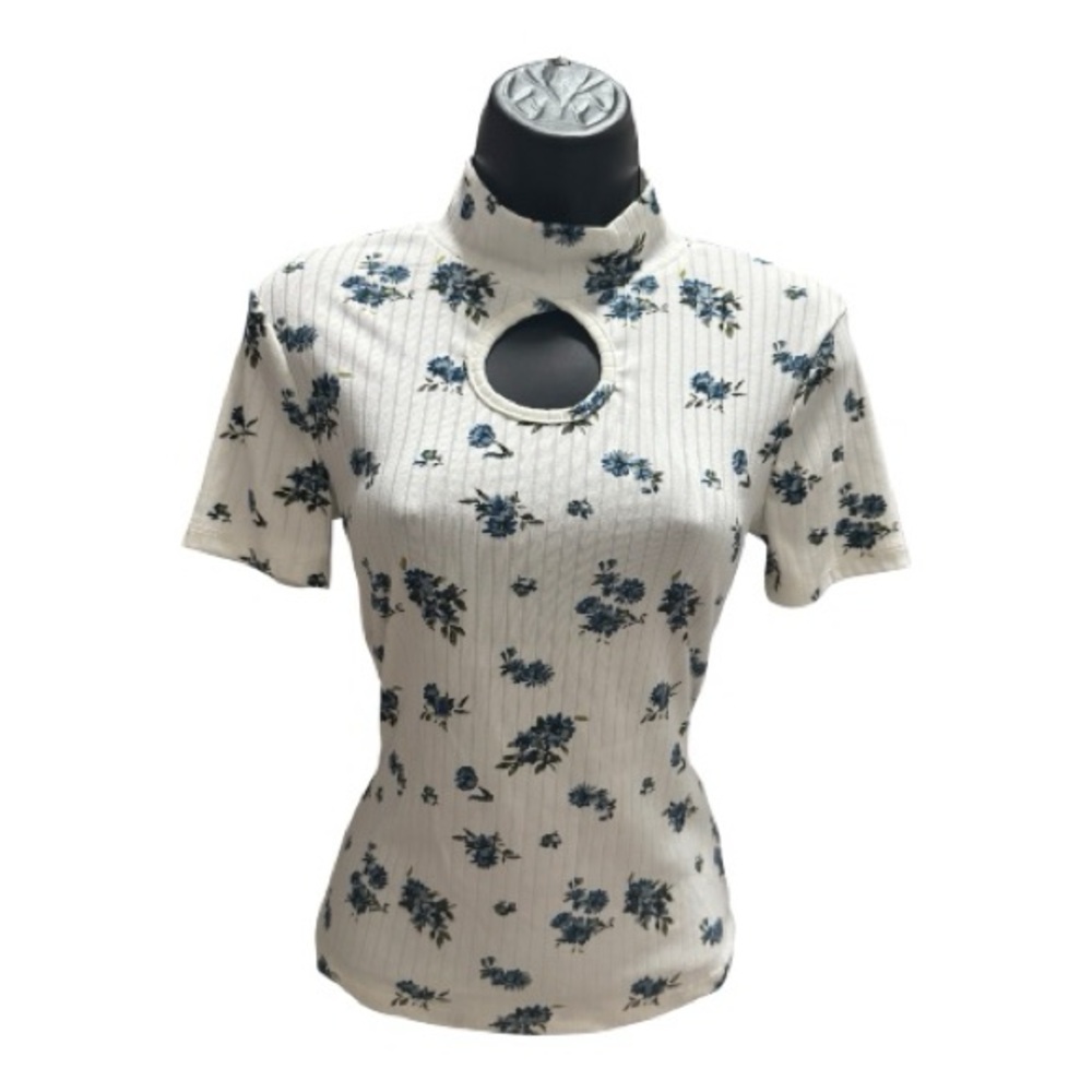 🌼 Sahara Floral Top with Round Neckline 🌼